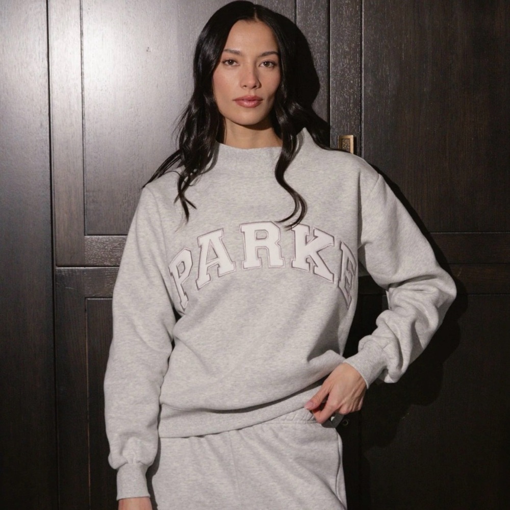 Parke Mockneck
Heather Gray Metallic Heritage Size S/M - Picture 1 of 5